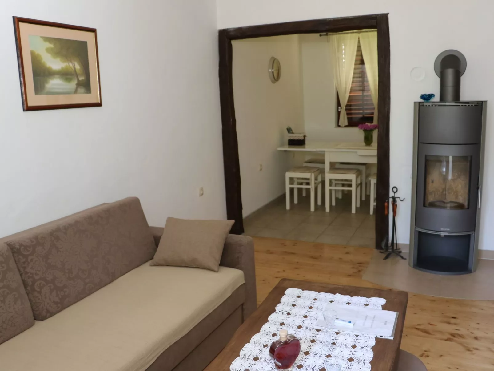 Mit Garten, Grill und Terrasse-Inside