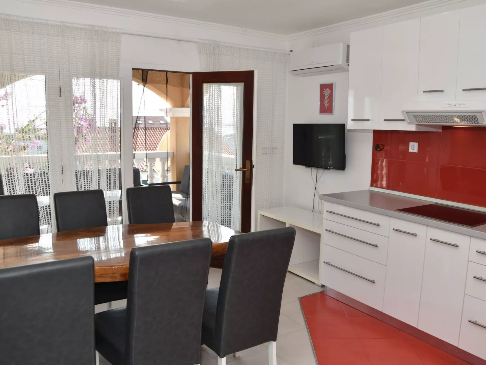 Appartement Maksan im 2. Stock mit einer Terrasse-Dedans