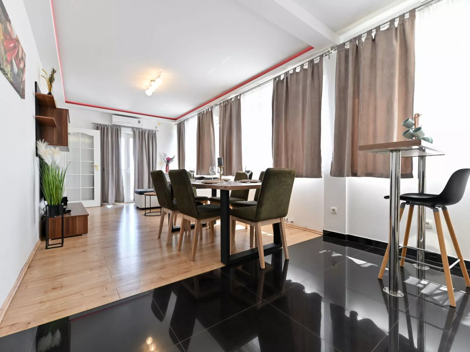 Charmantes Ferienhaus in Donje Rastane-Inside