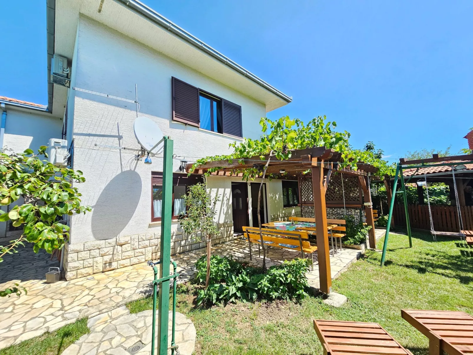 In Novi Vinodolski mit Grill, Garten und Terrasse-Dehors