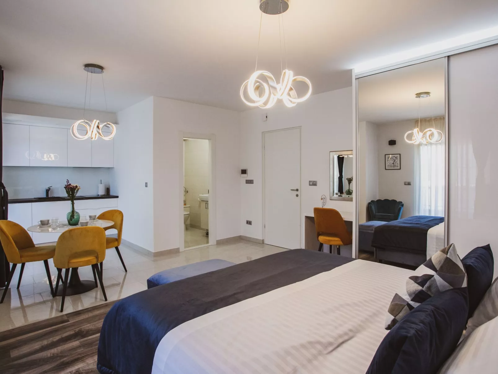 Luxuriöses Ferienhaus Lucija mit Jacuzzi-Inside