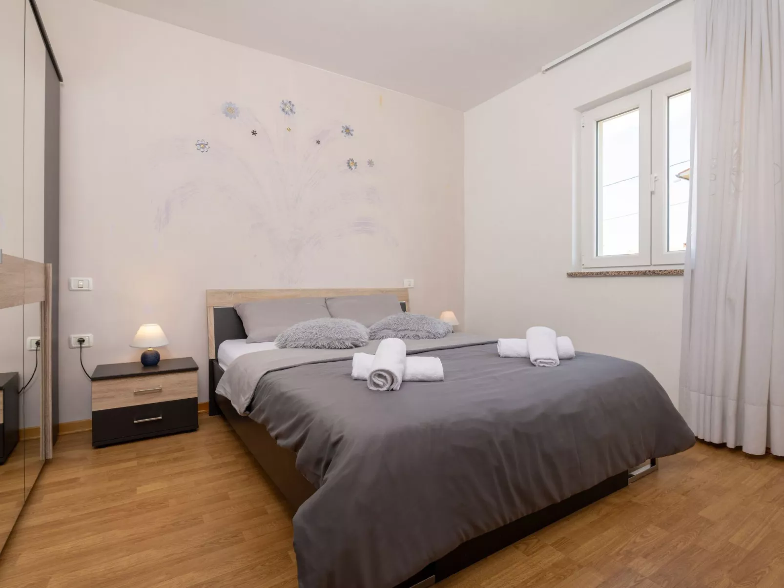 Haus Orange - Familienfreundliche Lage mit Pool-Inside