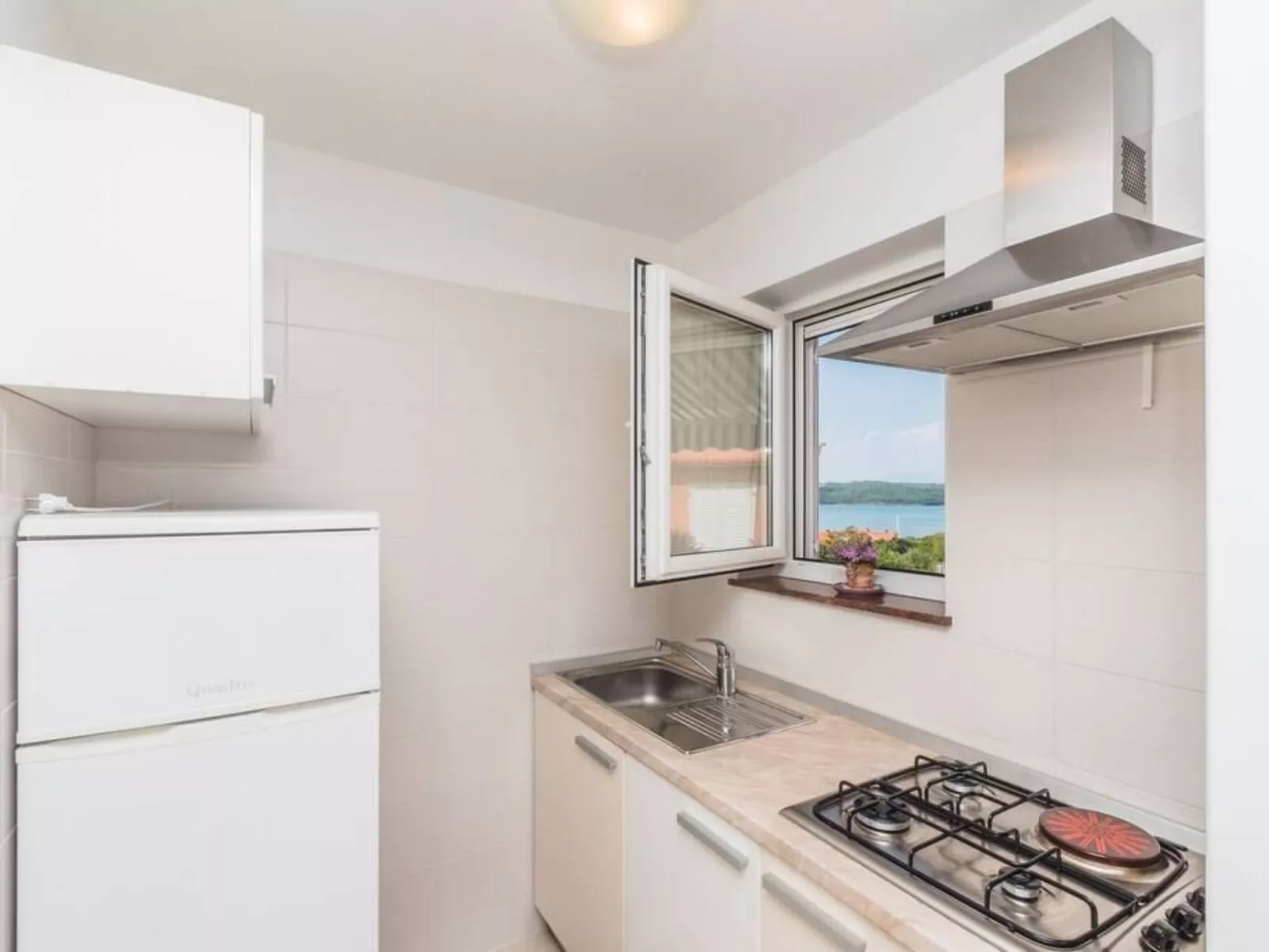 Große Wohnung in Klimno mit Möbliertem Balkon-Image-tags.info