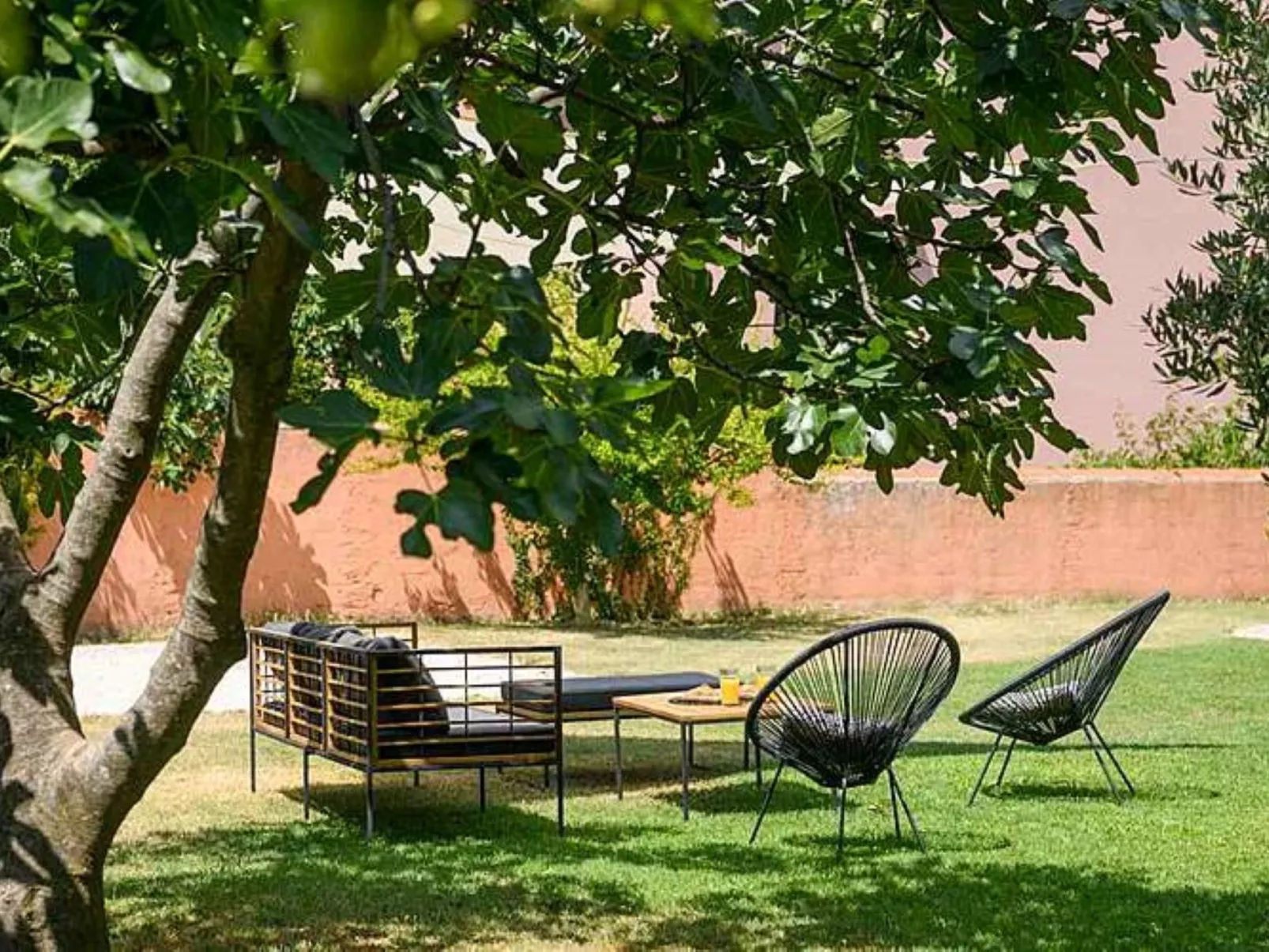 Komfortable, ruhige Erdgeschoss-Ferienwohnung-Draußen