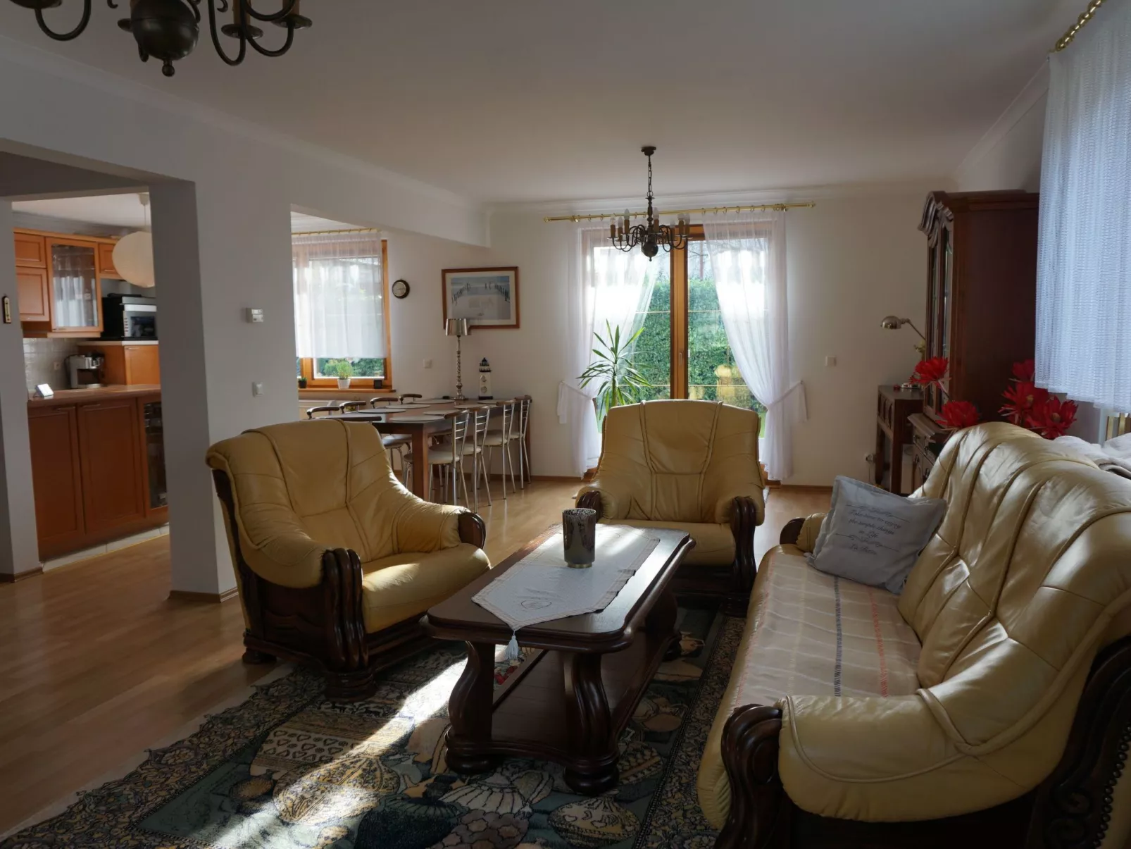 Für max. 6 Personen einschließlich 2 Kinder-Inside