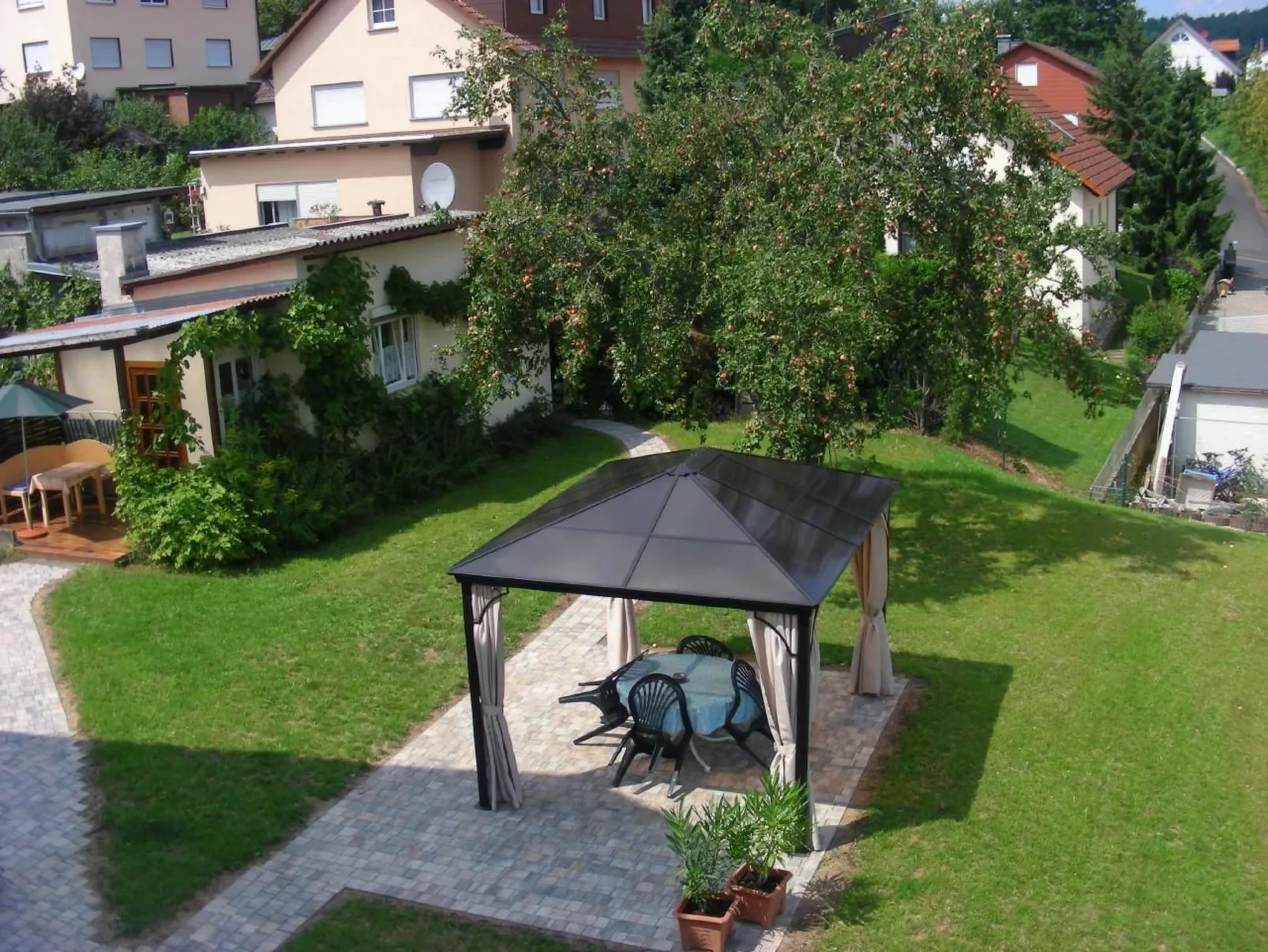Haus Holzheimer mit Blick auf die Rhön-Image-tags.info