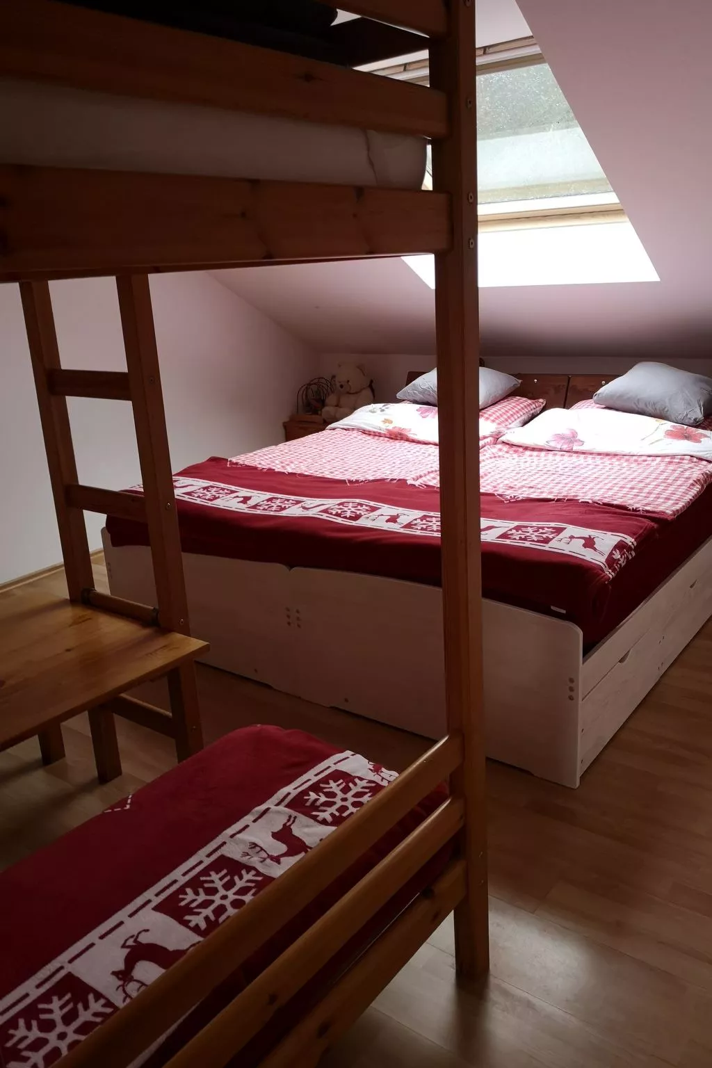 Haus Maria Hochschwarzwald, Garten umzäunt, Wald-Inside