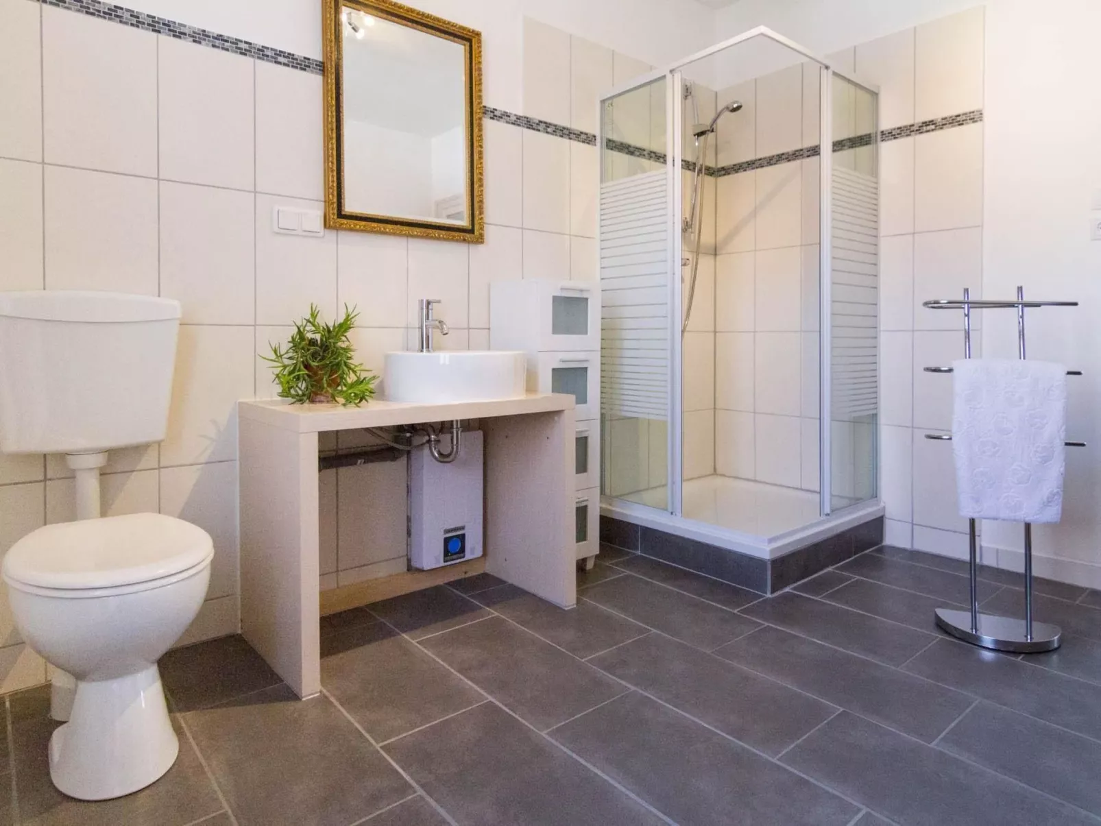 Großes, altes, umfassend saniertes Ferienhaus-Dedans