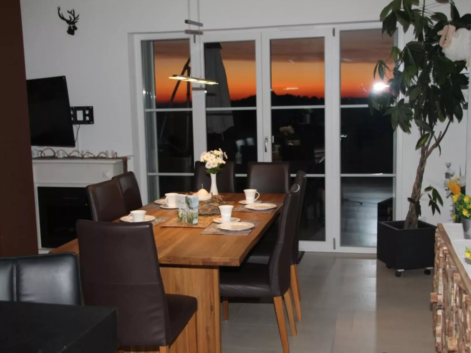 Mit Blick auf das Wasser-Outside