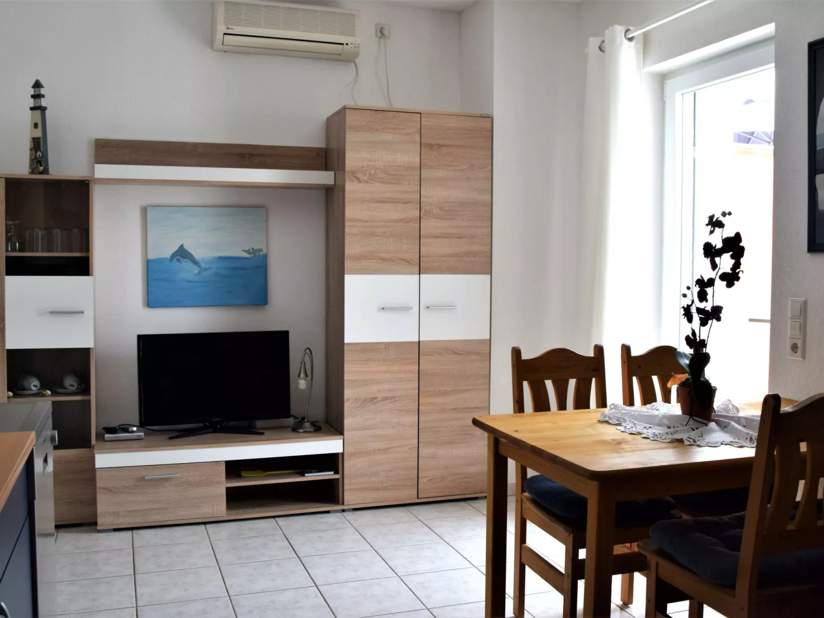 Für vier Personen mit Balkon im ersten Obergeschoss gelegen-Inside