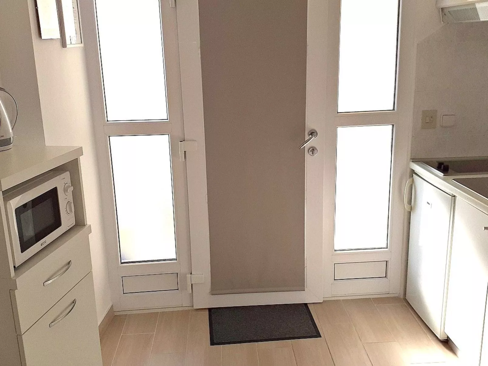 Wohnung mit Balkon und Meerblick in Strandnähe-Drinnen