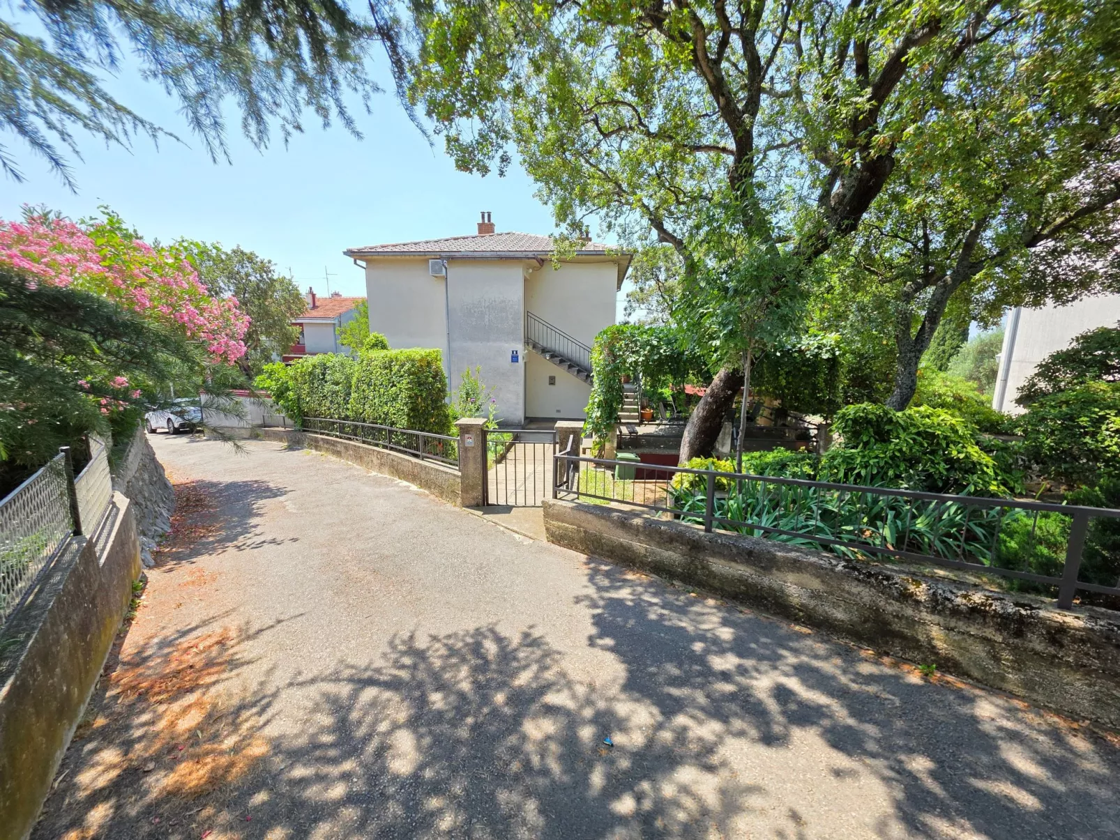 Wohnung für 4 Pers. mit Balkon, tolle Lage-Image-tags.info