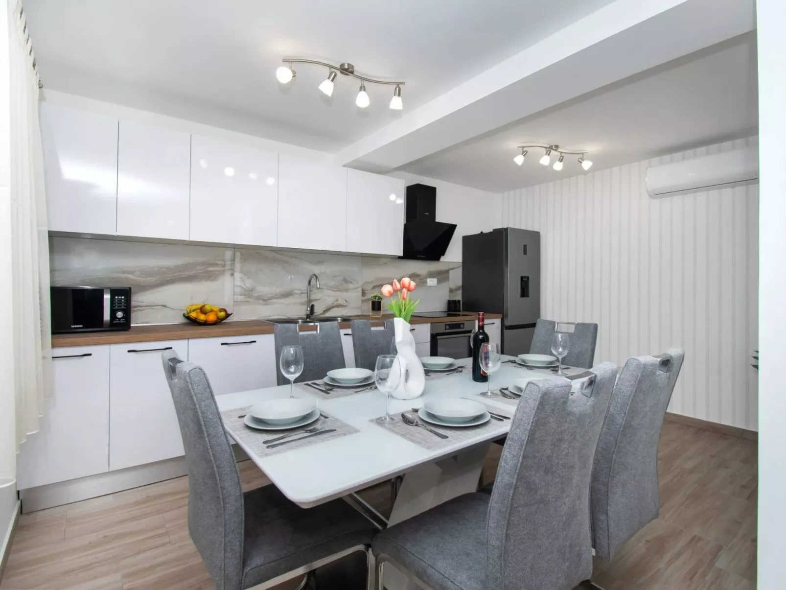 Villa Natura Piedra bei Sibenik-Drinnen