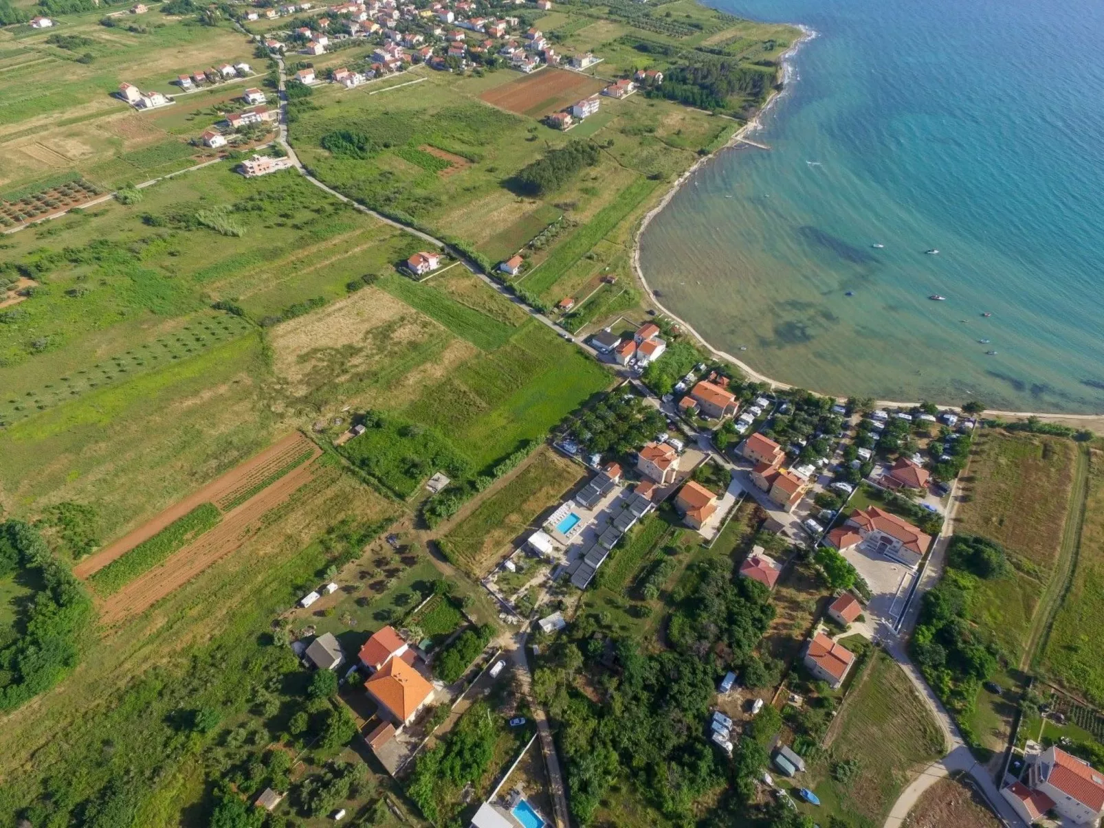 Wohnung mit Blick auf das Wasser-Draußen
