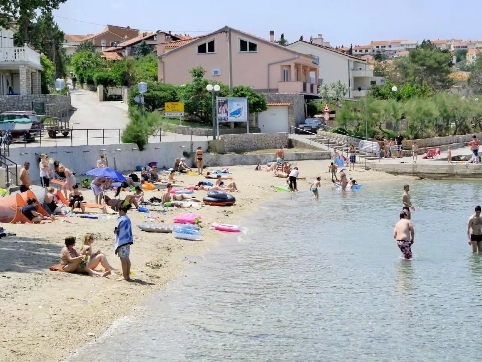 Wohnung in Šilo mit privatem Parkplatz-Draußen