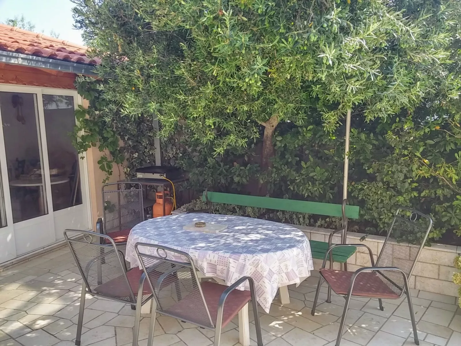 Katarina mit Garten und Grill-Outside