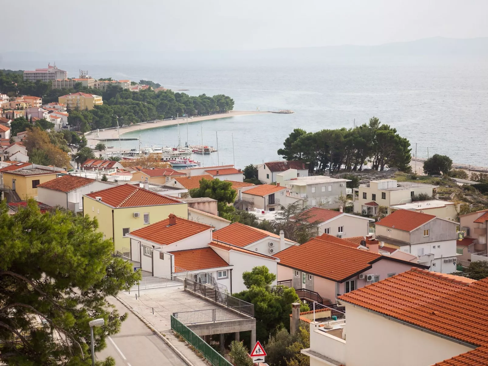 Wohnung mit Blick auf das Wasser-Draußen