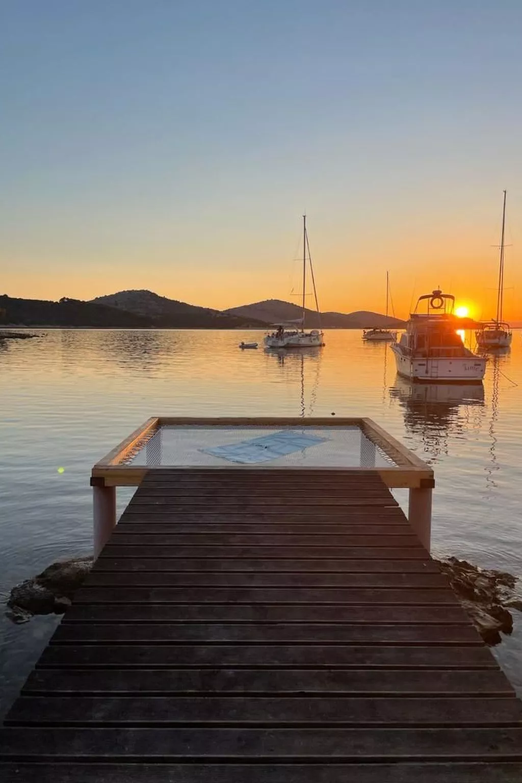 Strandhaus Hela - Ferienanlage Bain, Žut - Kornati-Draußen