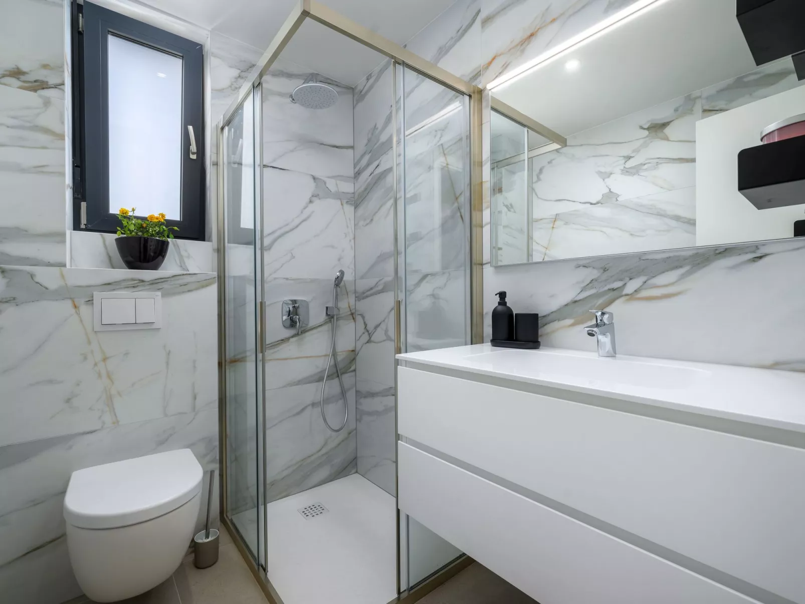 Luxuriöses Penthouse Viki mit Meerblick-Drinnen