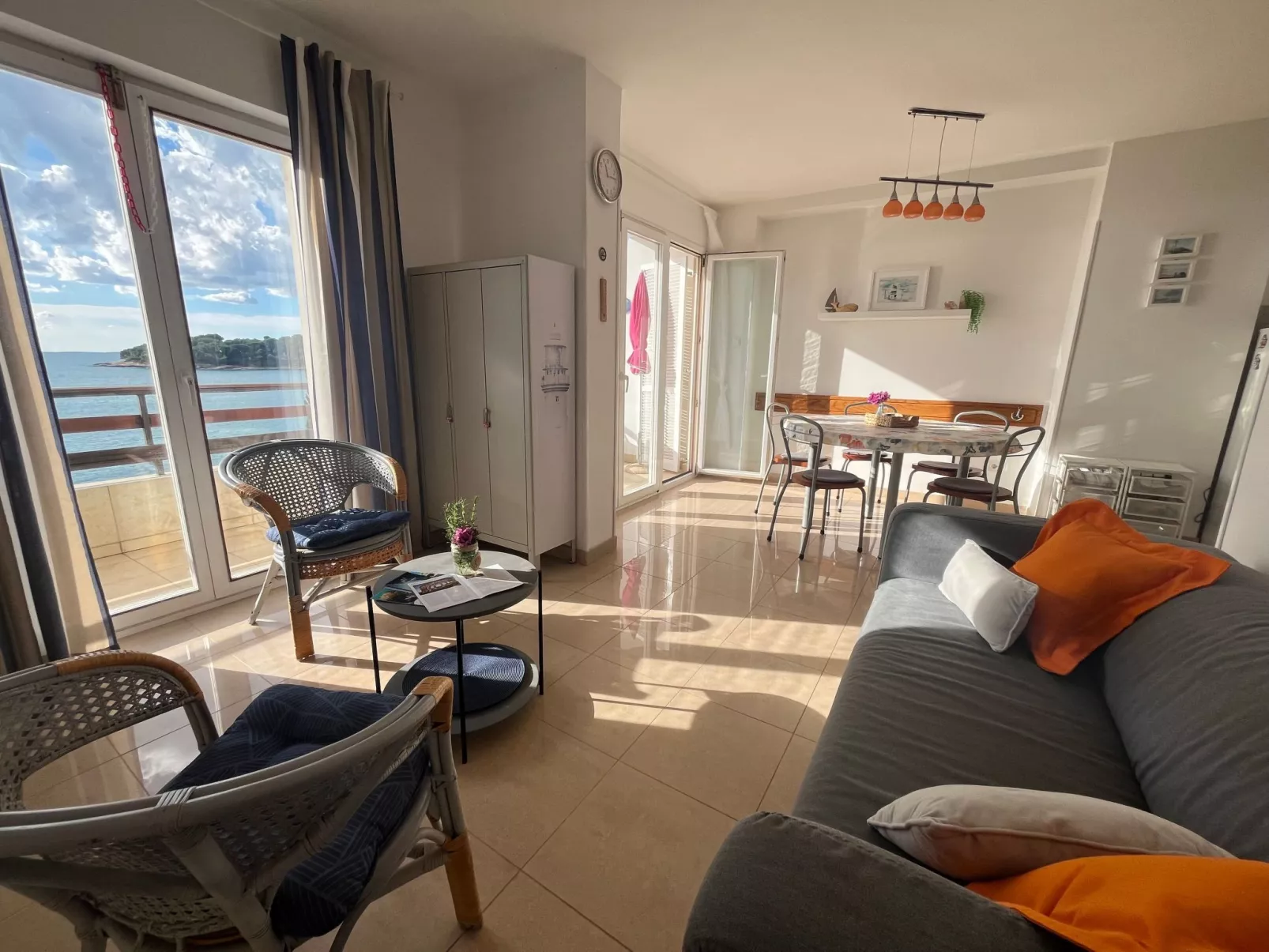 Apartment Marijana mit Meerblick-Drinnen