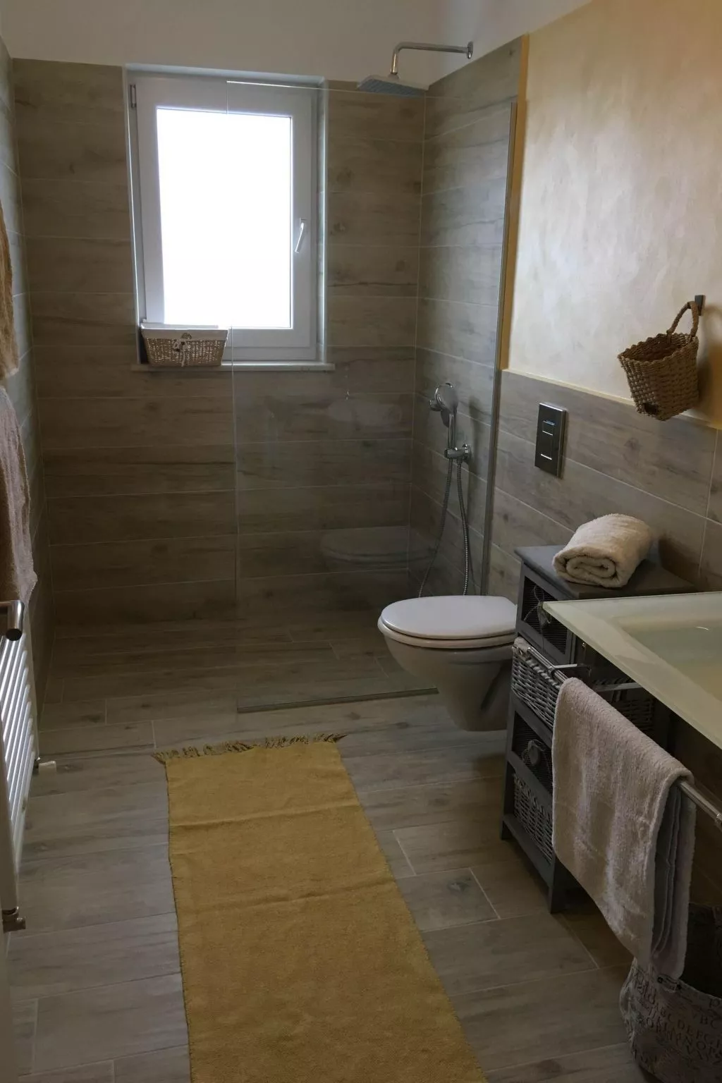 Elegante und komfortable Villa mit Salzwasserpool, Whirlpool und Sauna, umgeben-Inside