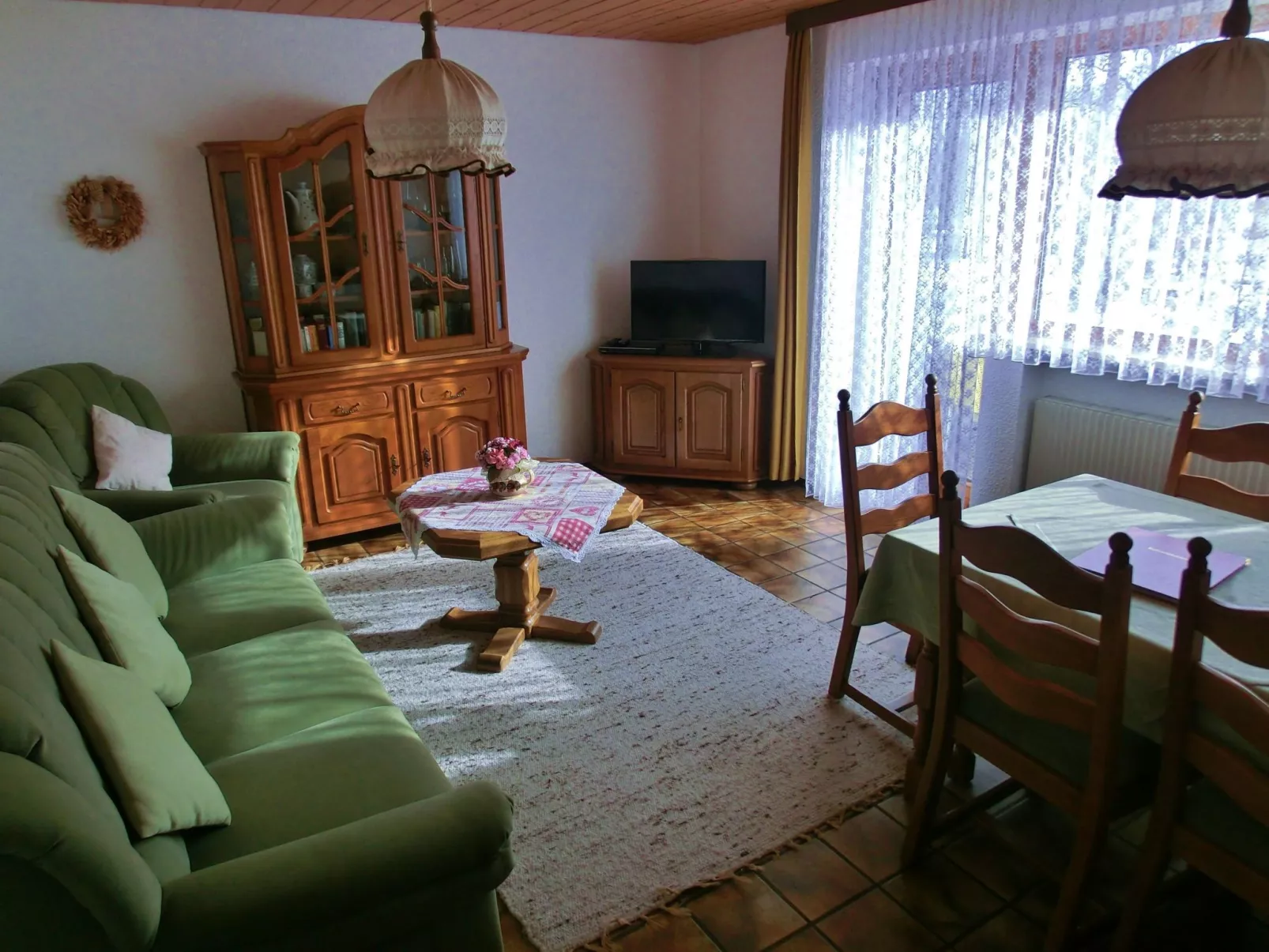 Panoramabergblickwohnung in ruhiger Einzellage-Dedans