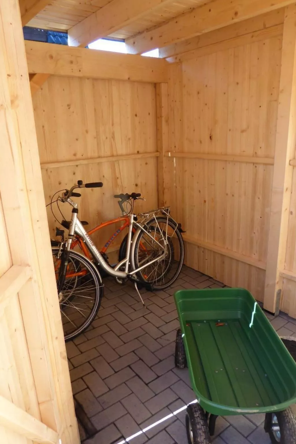 Eifelwaldhäuschen-Draußen