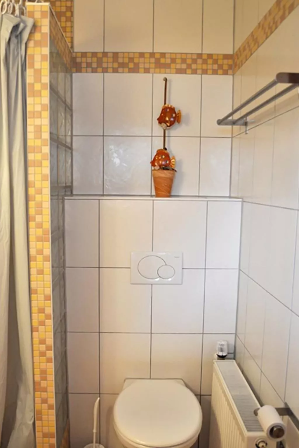 Sonniges Ferienhaus hinter dem Deich-Drinnen