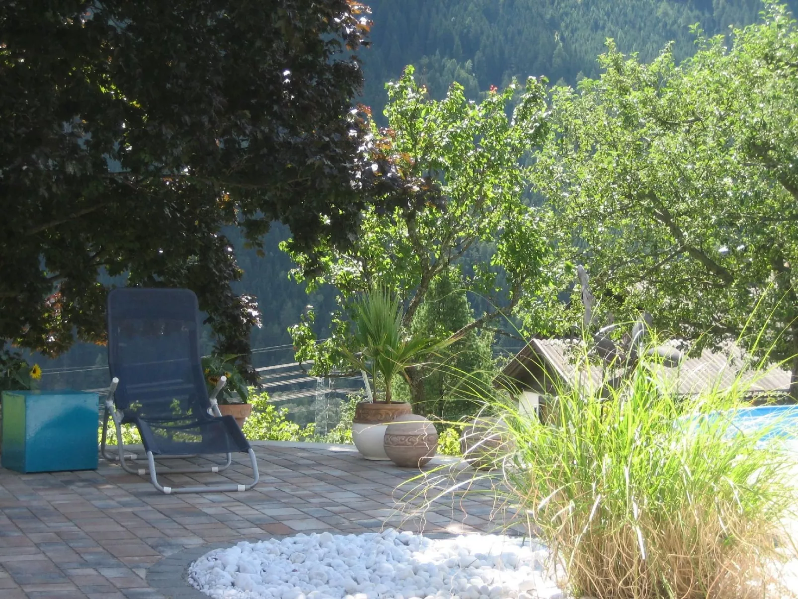 Erna Angermaier-Outside