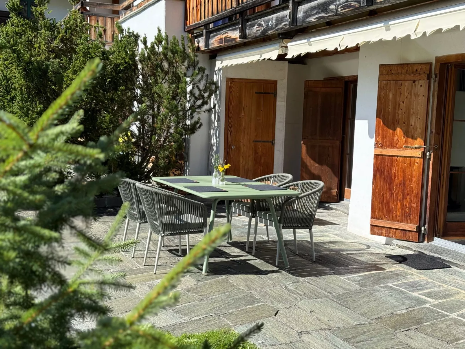 Familienfreundliche und gemütliche 3.5 Wohnung mit Garten-Draußen