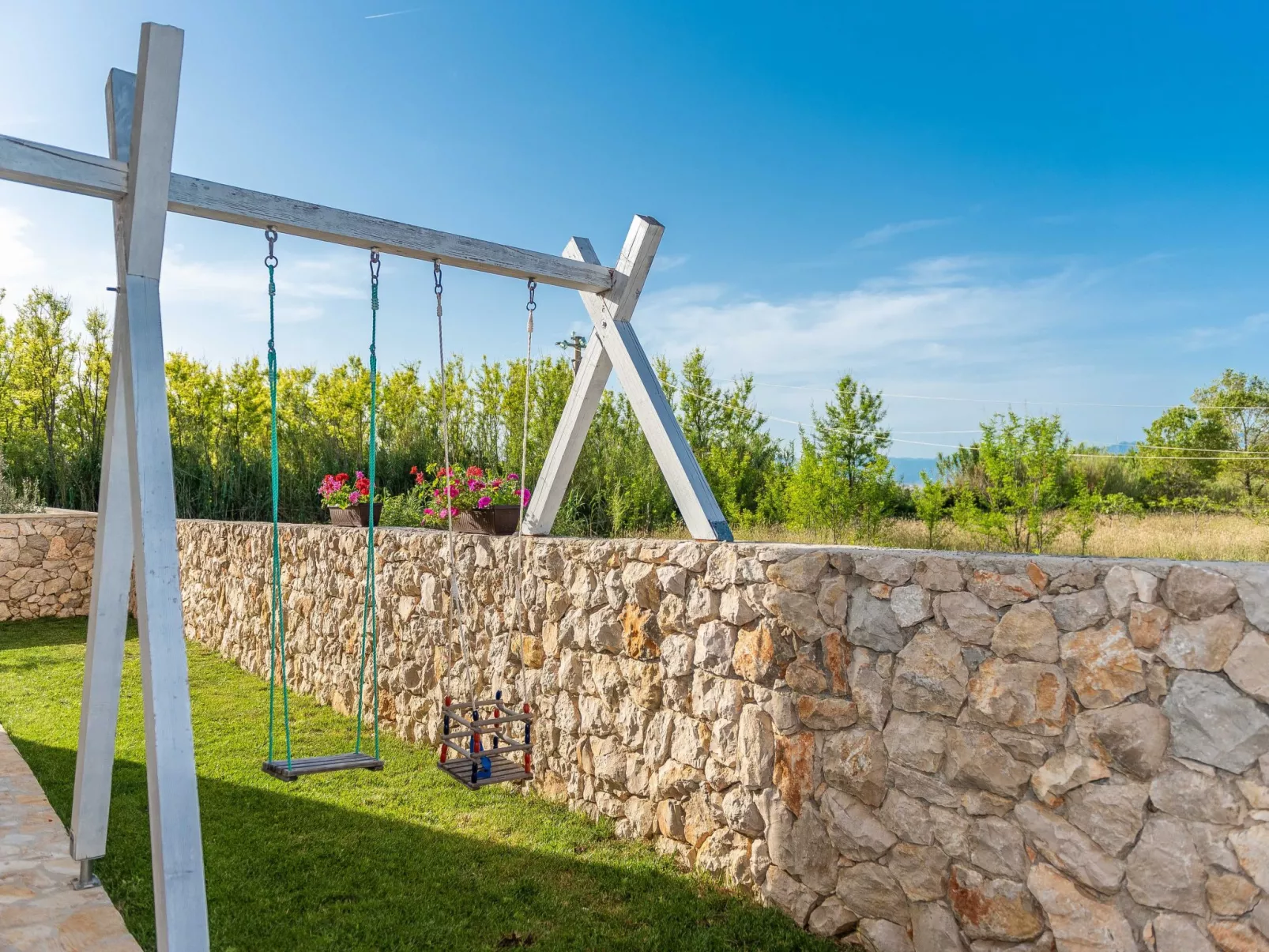 Villa Kirsten mit beheiztem Pool - von TA Leut Agency-Draußen