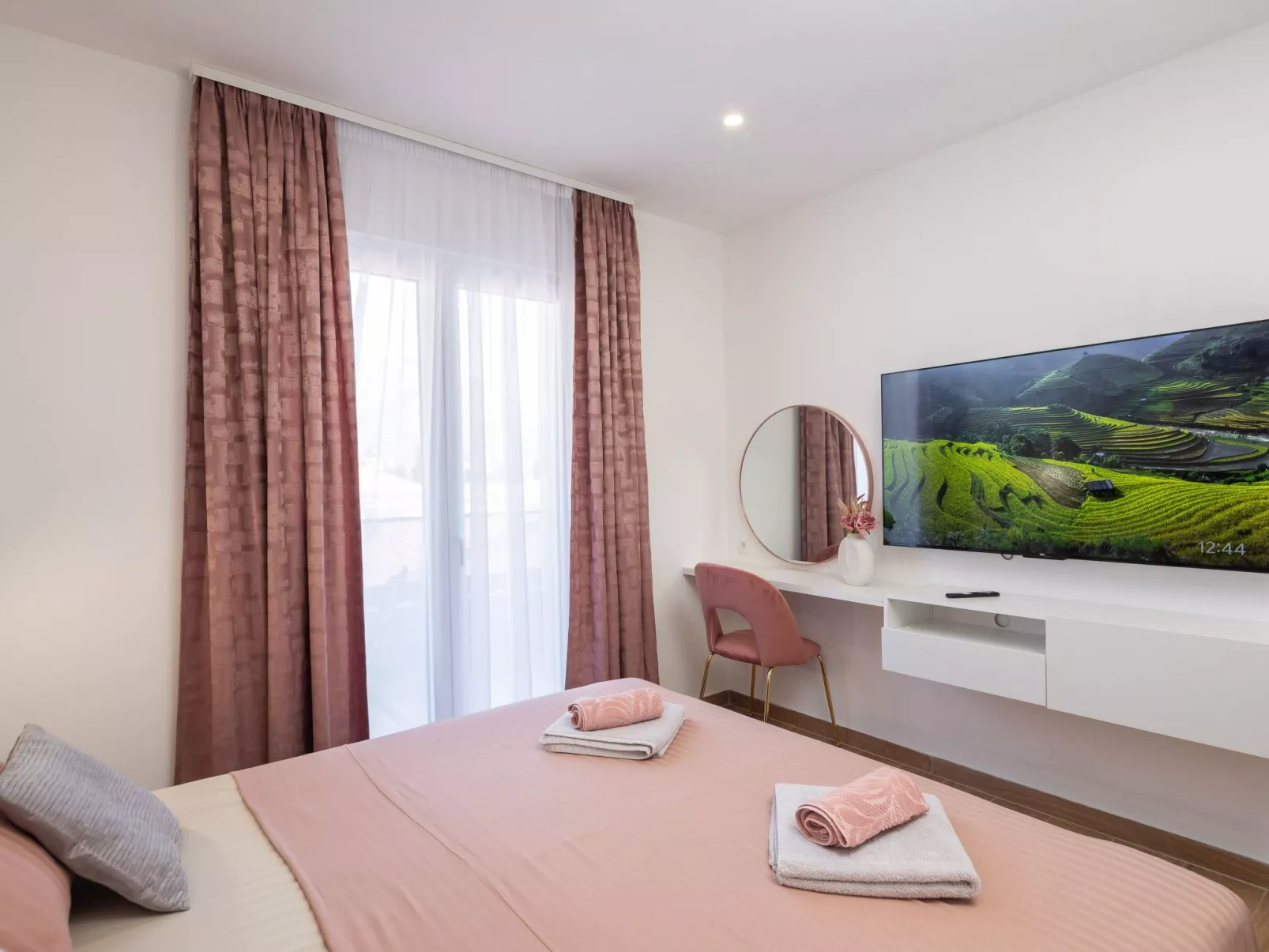 Supreme Penthouse-Inside