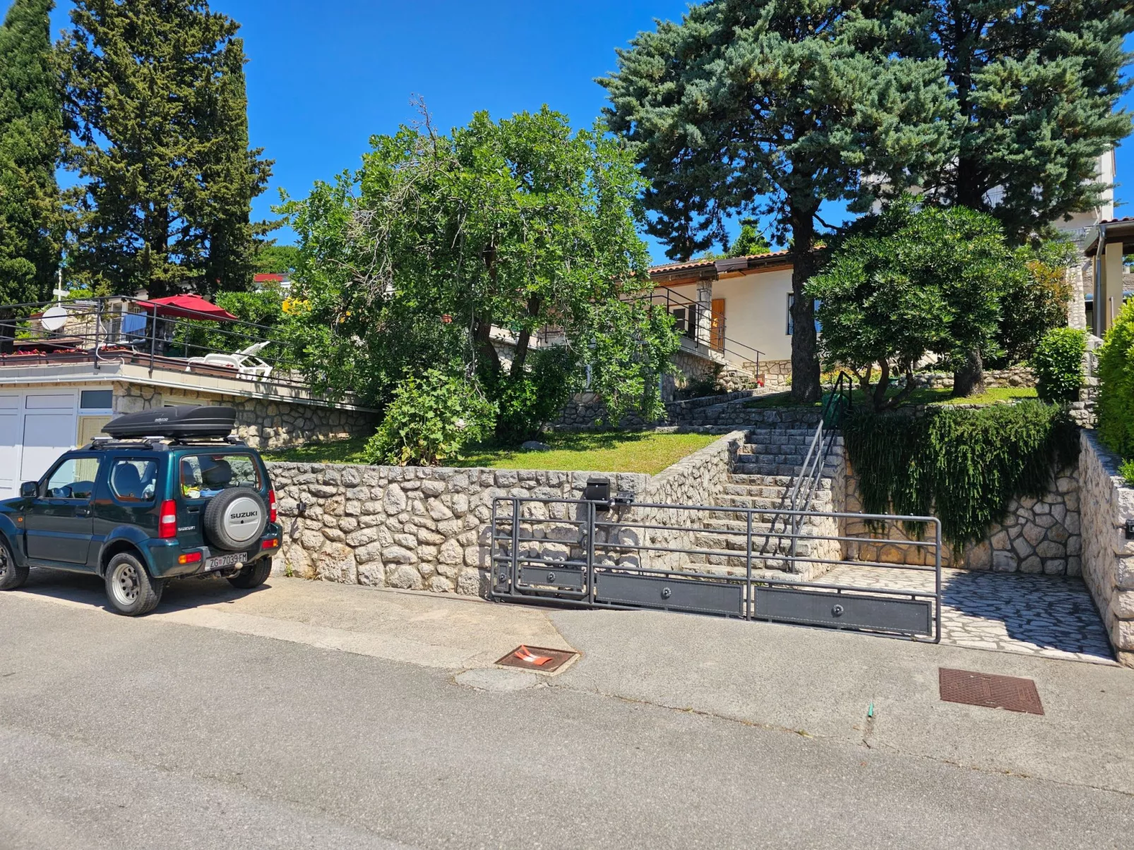 Wohnung mit Terrasse, Grill, Parkplatz-Dehors