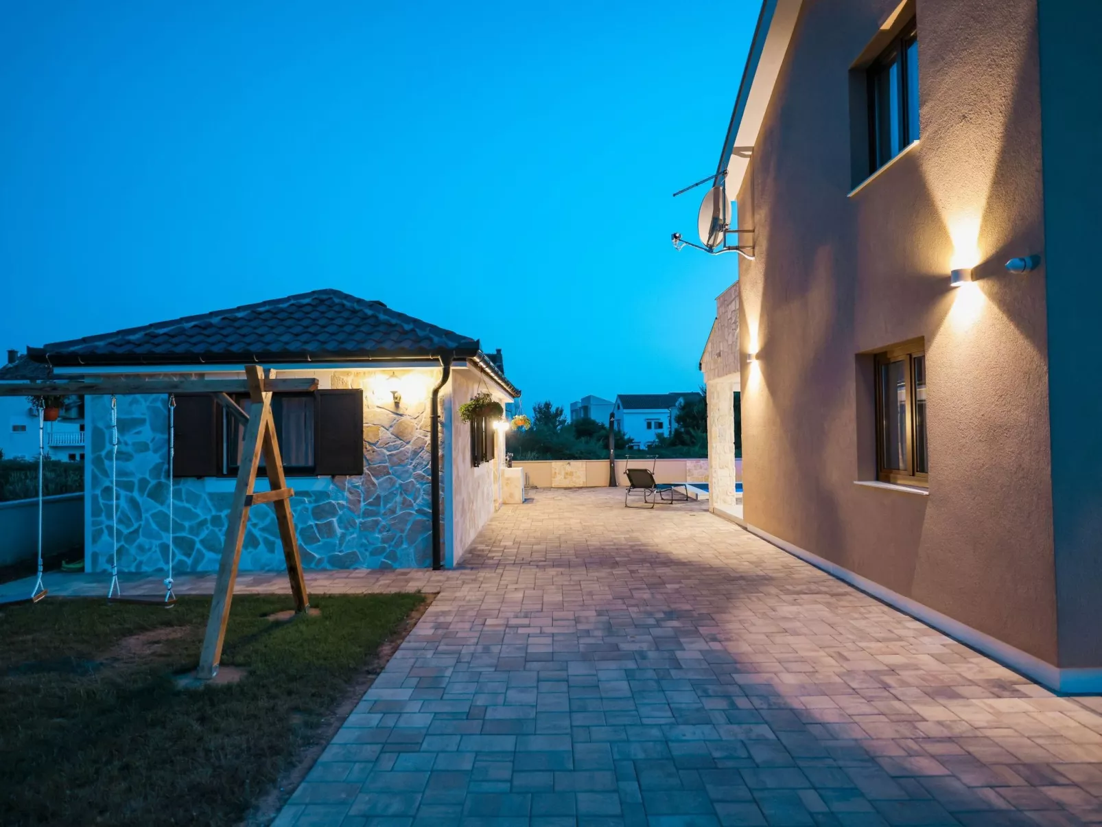 Villa mit beheiztem Pool in der Nähe des Meeres-TA Leut Agency-Outside