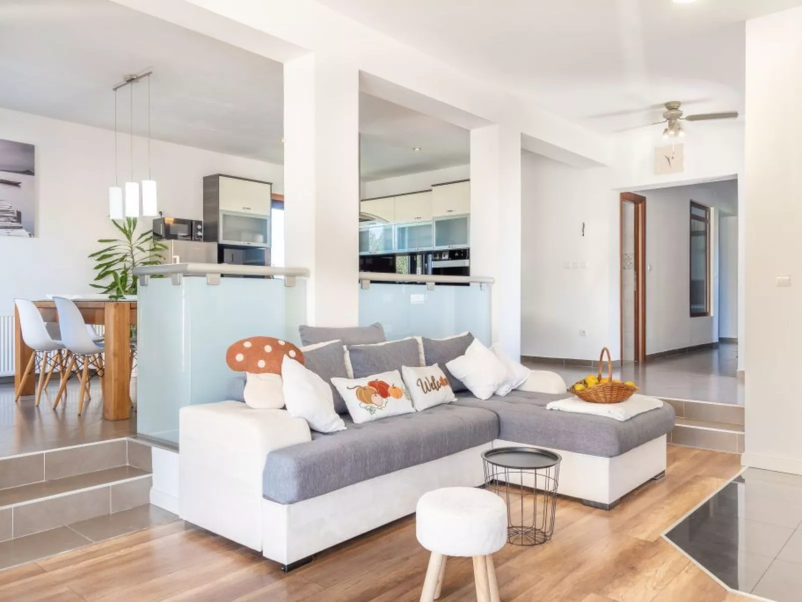 Villa Maslina mit privatem Pool in ruhiger Lage-Drinnen