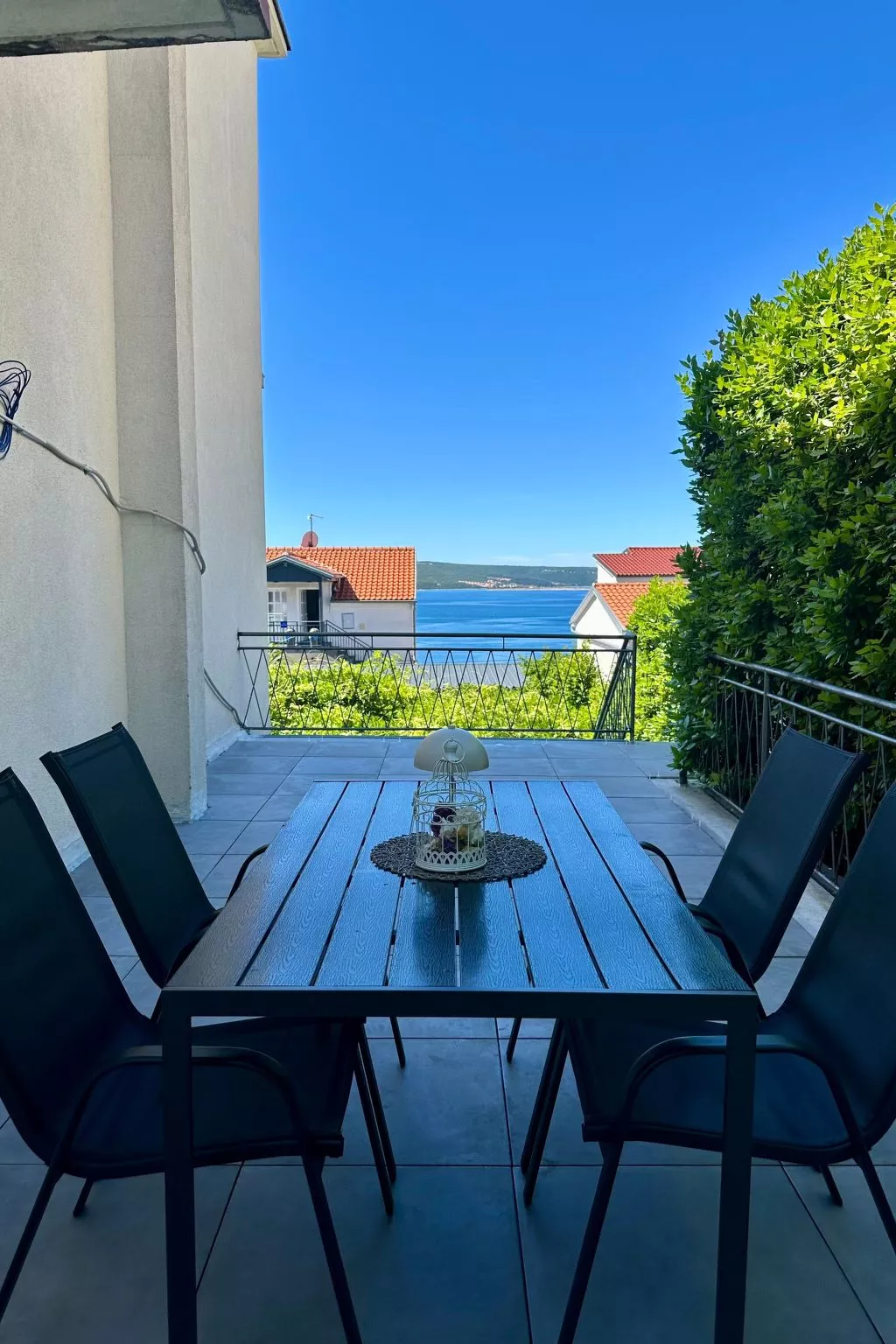 Wohnung in Dramalj mit Garten, Terrasse und Grill - Draußen