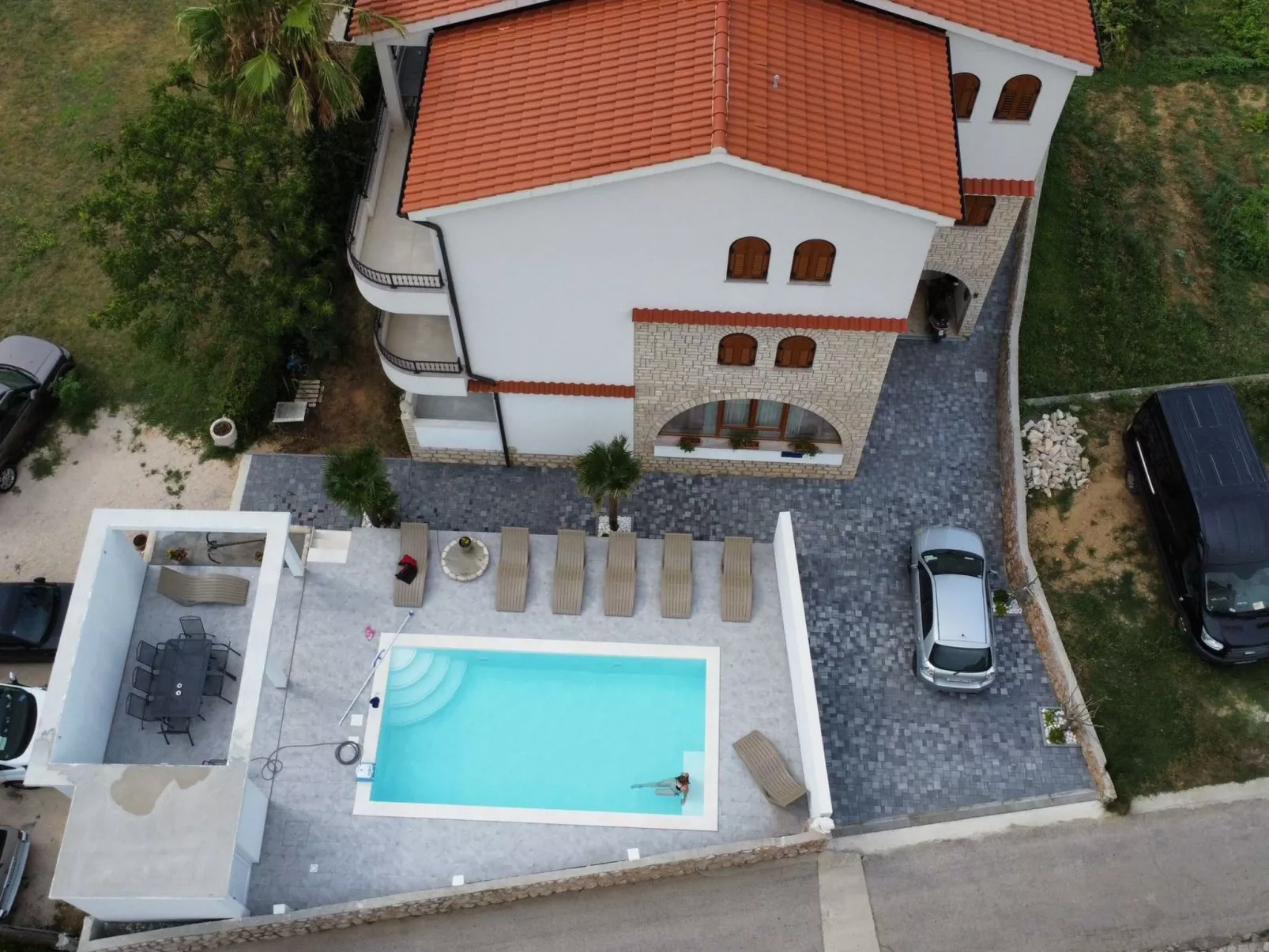 Gemütliche Erdgeschossferienwohnung mit Balkon-Draußen