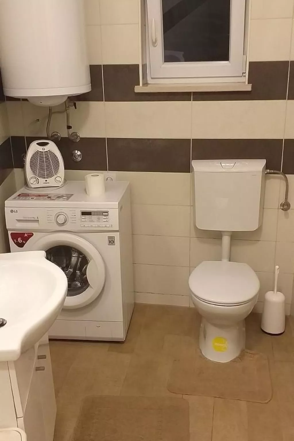 "Neue Wohnung" mit Privatparkplatz-Dedans