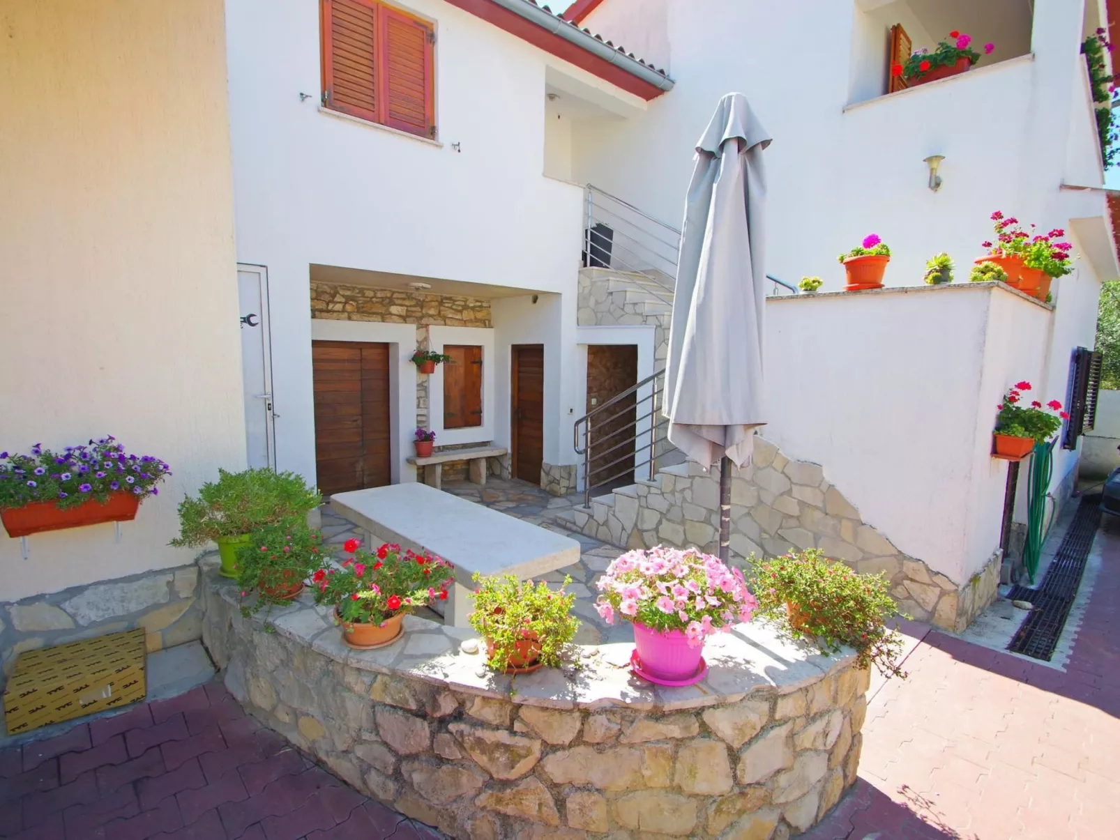 2 schlafzimmer ferienwohnung in viilage Loborika-Image-tags.info