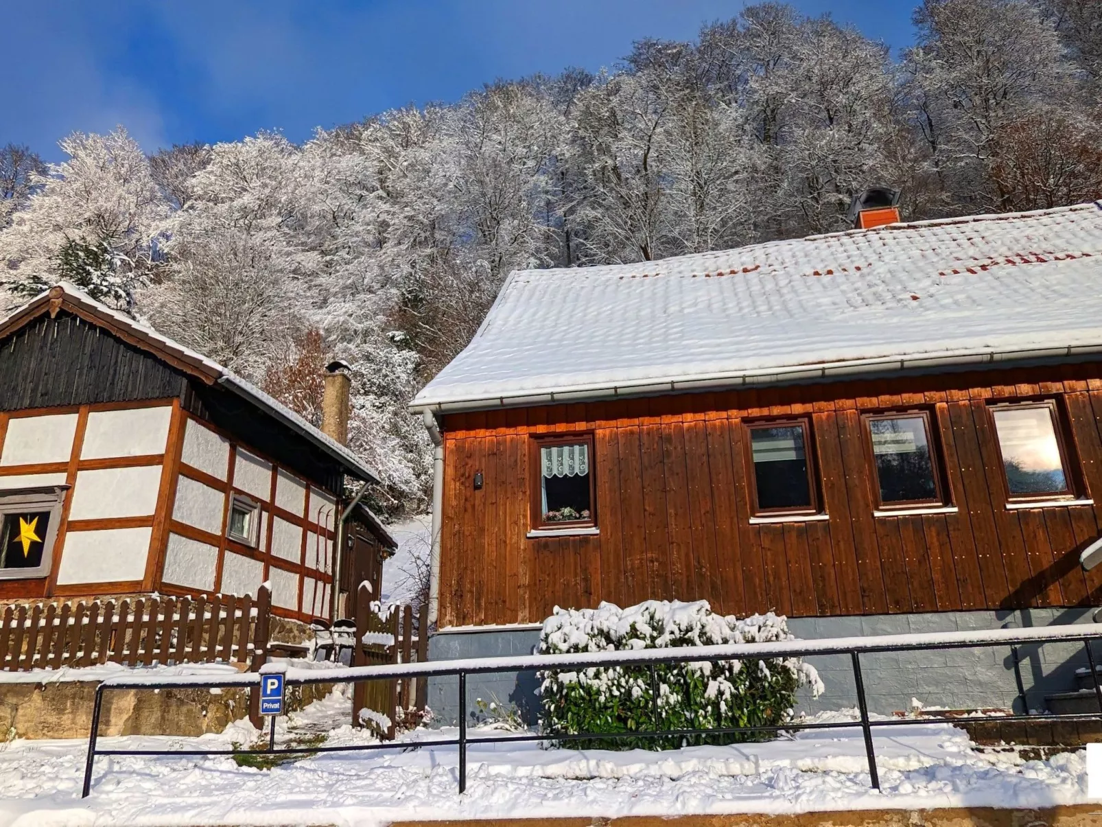 Authentisches Fachwerkhaus am Rande des Waldes-Dehors