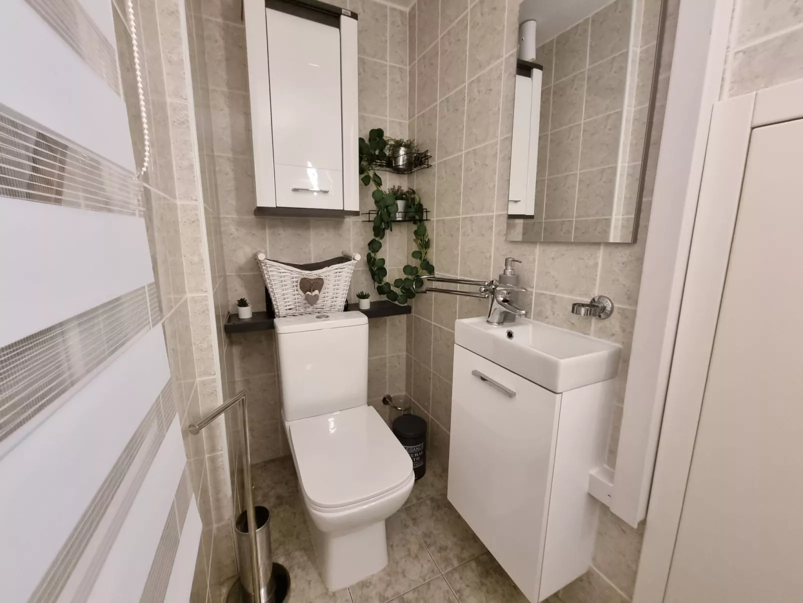 Mit privatem Pool und Sauna-Dehors