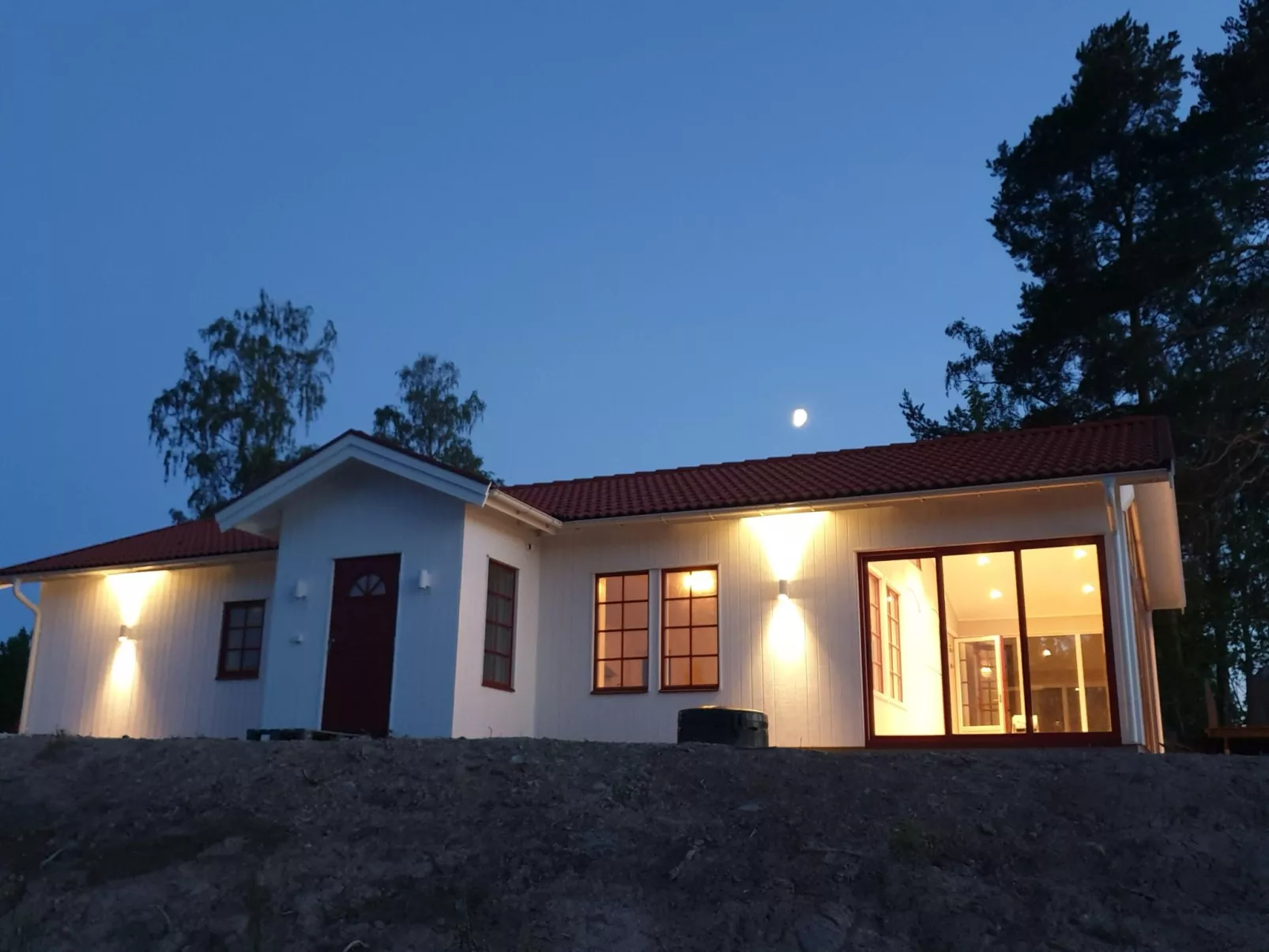 Schönes Ferienhaus am See Runn-Draußen