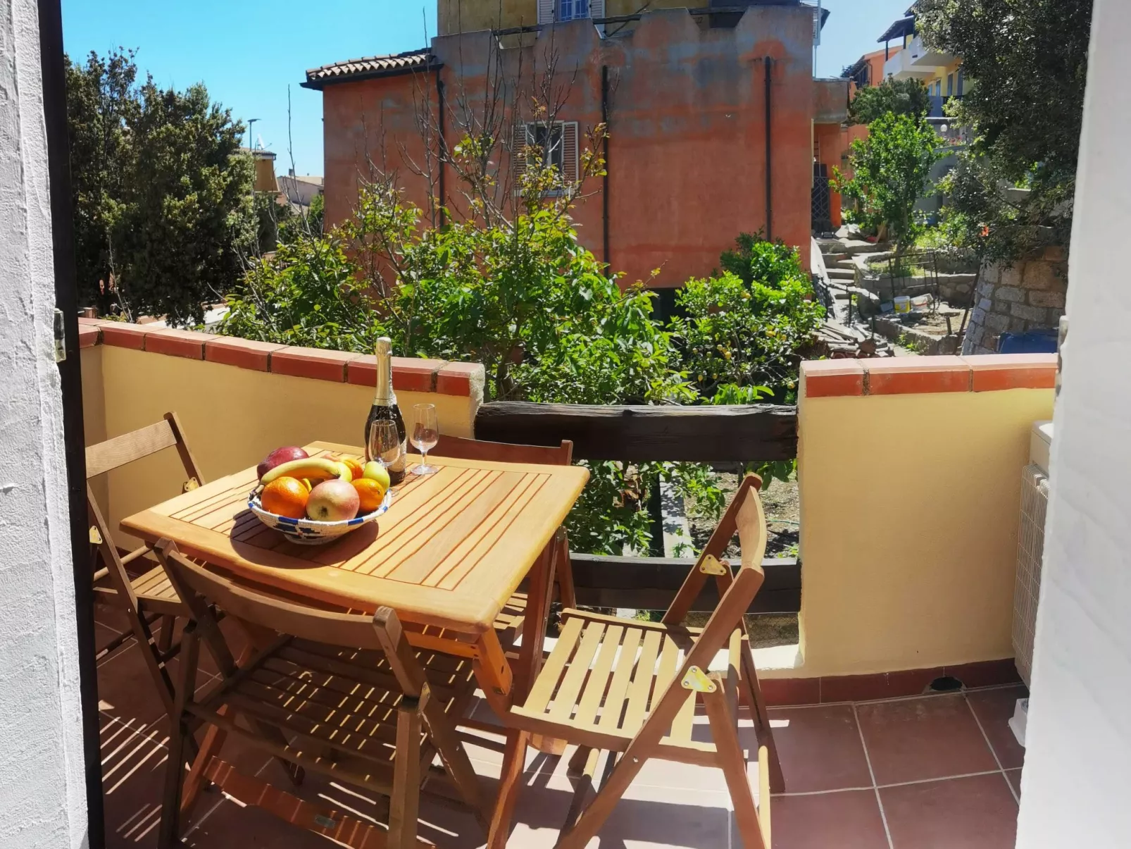 Große und sonnige Wohnung 300 meter vom Meer entfernt-Draußen