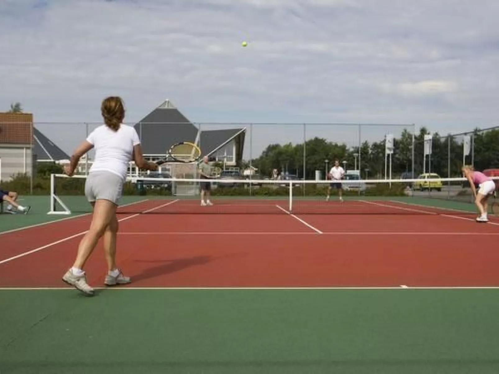 Mit Außen-Sauna und Außen-Whirlpool-Dedans