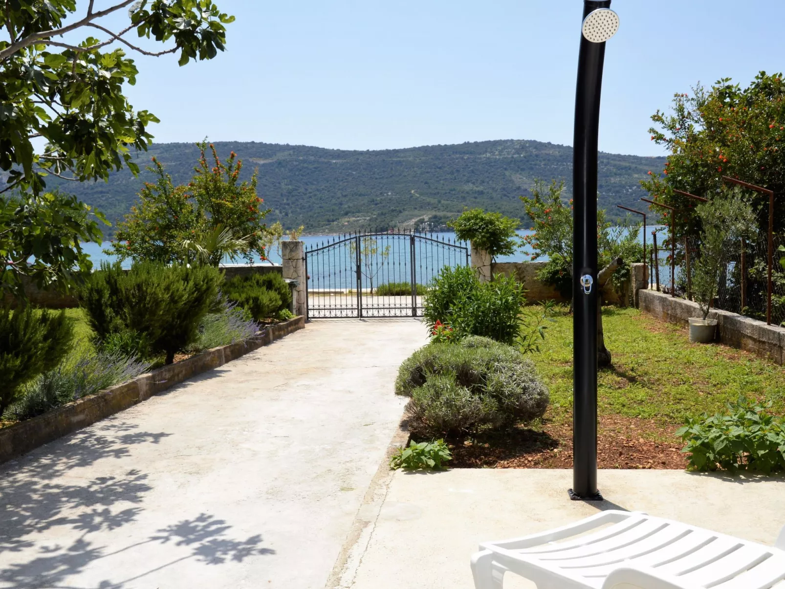 Schöne Wohnung in Poljica mit privatem Parkplatz-Outside