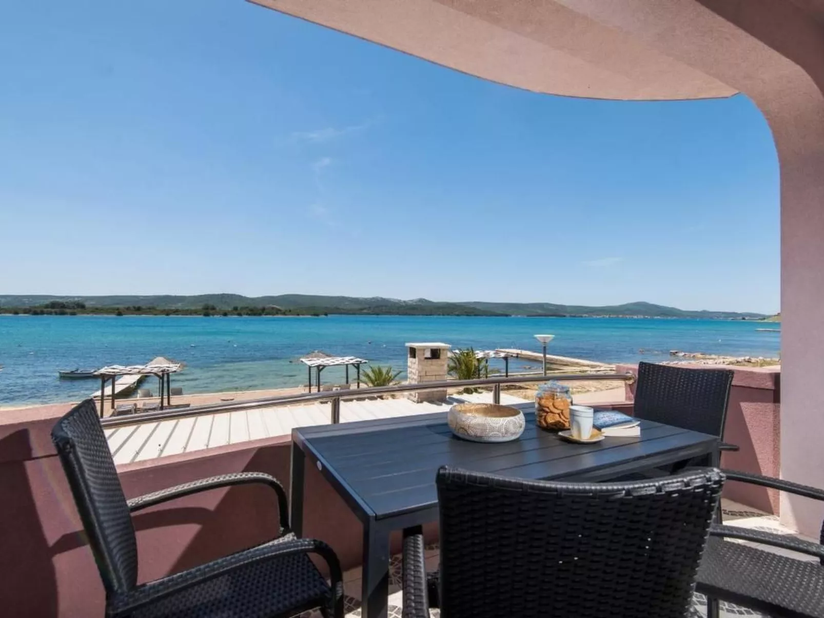 Wohnung in Turanj mit Grill-Draußen