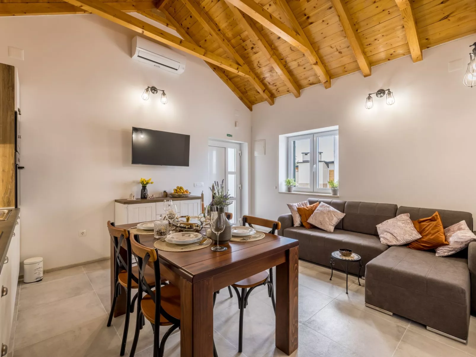 Villa Summertime-Dedans