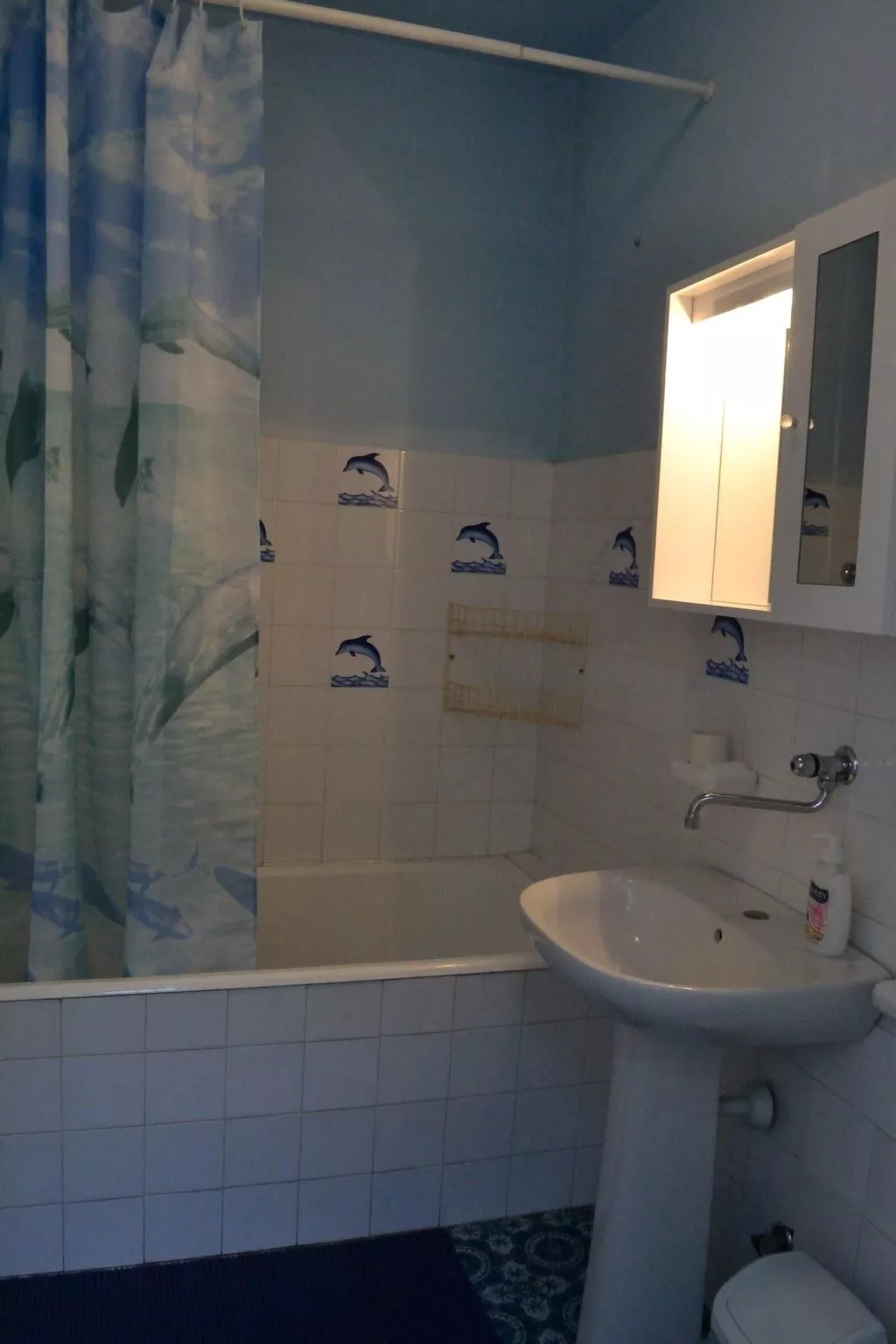 Große Ferienwohnung in Pag mit Privater Terrasse-Drinnen