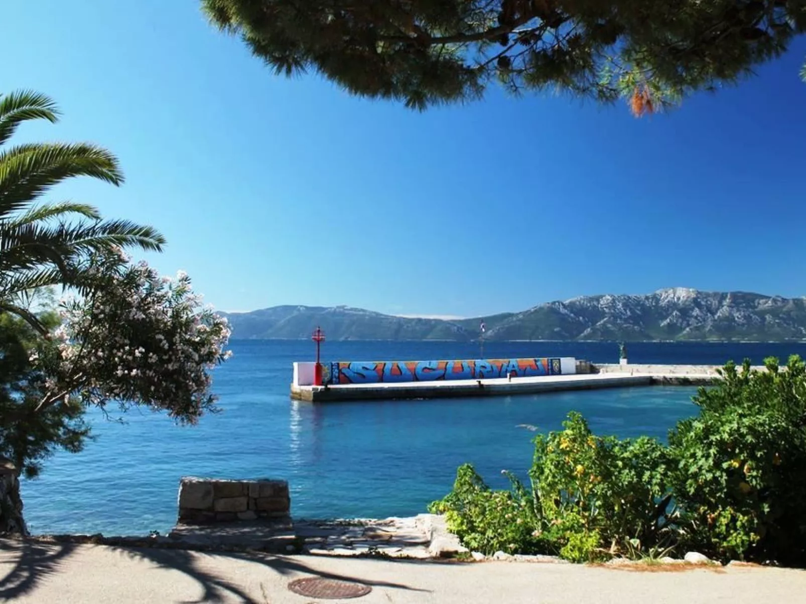 Manora Sucuraj Pool Gästehaus-Outside