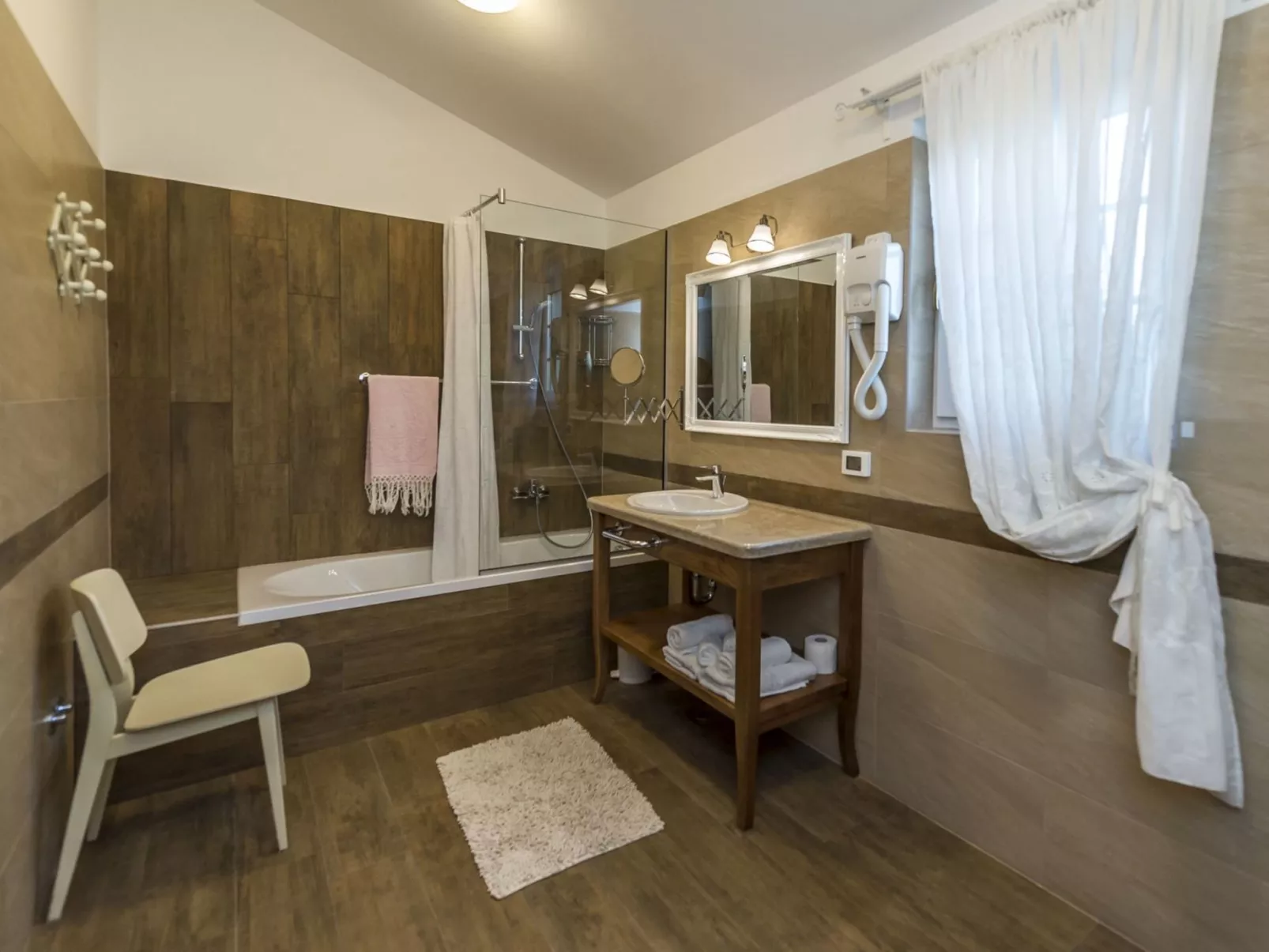 VILLA CON WELLNESS A 1 KM DAL MARE-Drinnen